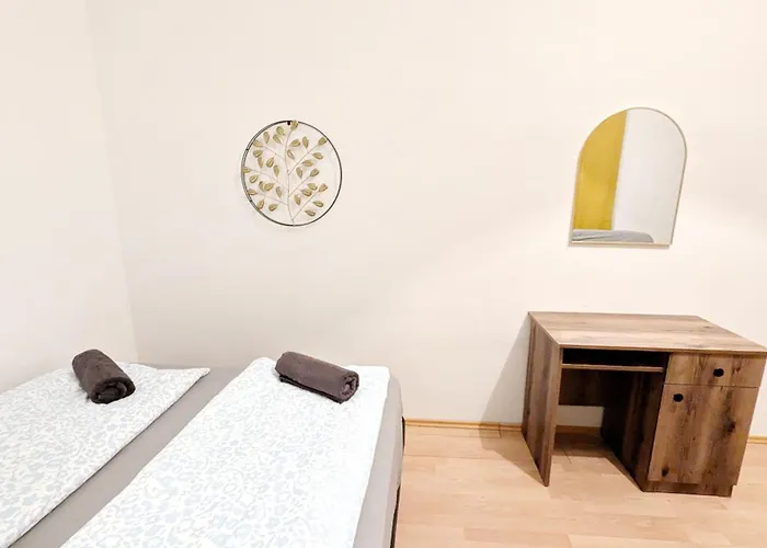 Spacious - 15 Min From Airport & Center, 5 Min From Main-bus Station Ez 12 Проживання в сім'ї Відень