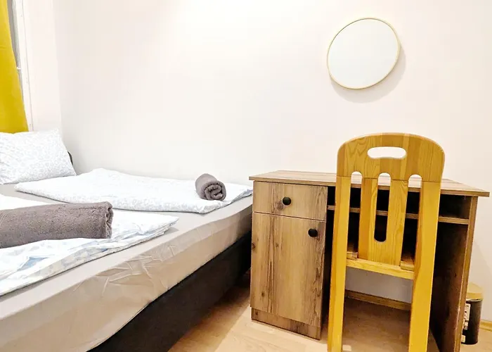 Spacious - 15 Min From Airport & Center, 5 Min From Main-bus Station Ez 12 Відень