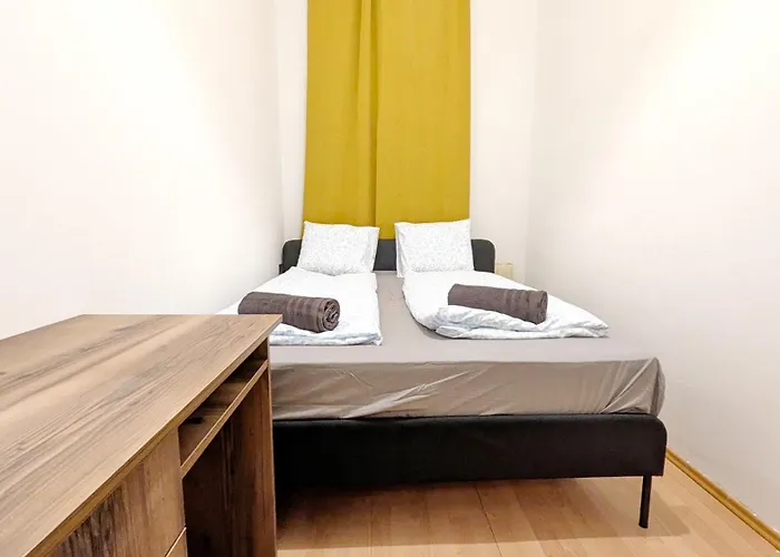 Spacious - 15 Min From Airport & Center, 5 Min From Main-bus Station Ez 12 Відень