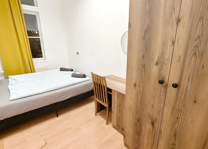 Spacious - 15 Min From Airport & Center, 5 Min From Main-bus Station Ez 12 Відень